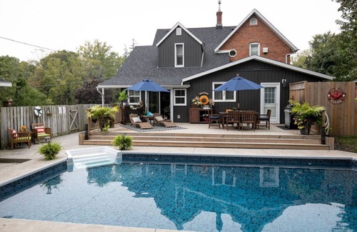 Kingsville House | Elegant Victorian Home Pool open May-Nov 1