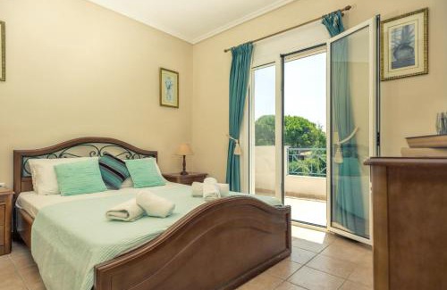Tsilivi Villa | Elegant Villa in Planos + Private Pool.