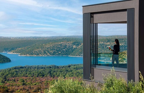 Brovinje House | Elegant Villa with Indoor Pool