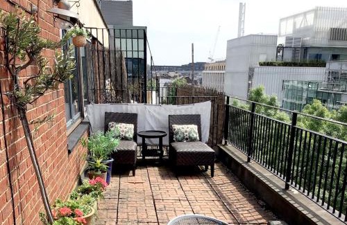 Fitzrovia Apartment | Elegant W1 Penthouse w Terrace Nr Oxford St w Helpful Informative Host