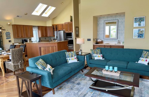 Chincoteague House | Elegant Waterfront Residence, Magnificant Sunsets, Close to Town Ctr, Elevator