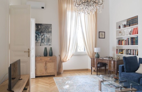 Rione VII Regola Apartment | Elegante Appartamento nel Cuore di Roma