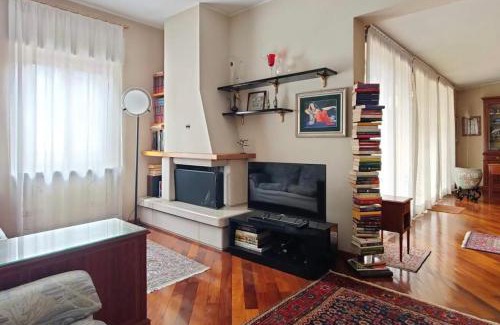 Central Station Apartment | Elegante attico con terrazza - Porta Venezia