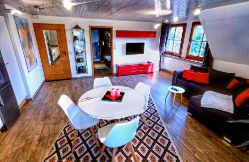 Herrischried Apartment | Elegante Ferienwohnung mit Außenpool Schwarzwald