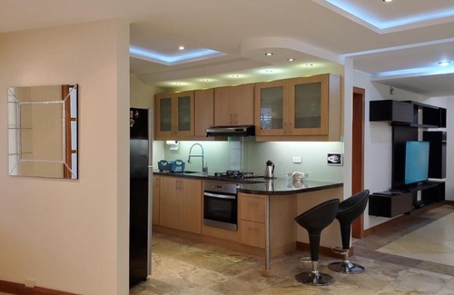 Quito Apartment | ELEGANTE SUITE CUMBAYA QUITO