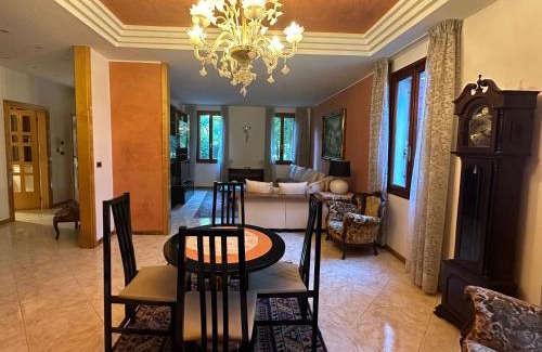 Spinea Apartment | ELEGANTE Villa NAKHIL con jacuzzi