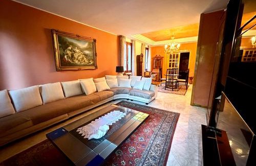 Spinea Apartment | ELEGANTE Villa NAKHIL con jacuzzi