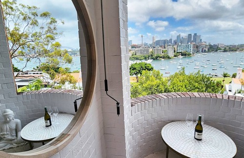 Double Bay Apartment | Elegantly Appointed Apartment with Harbour Views