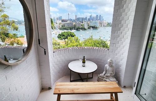 Double Bay Apartment | Elegantly Appointed Apartment with Harbour Views