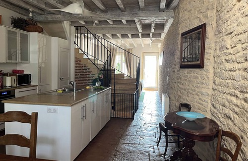 Meursault House | Elegantly renovated residence with garden and pool in famous wine village South