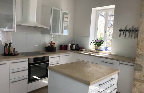 Meursault House | Elegantly renovated residence with garden and pool in famous wine village North