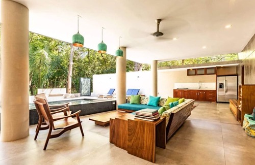Nosara Villa | elements 5 bedroom Luxury private Villa. 5 min walk to playa Guiones Beach