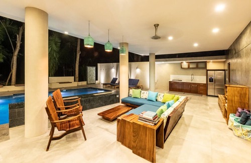 Nosara Villa | elements 5 bedroom Luxury private Villa. 5 min walk to playa Guiones Beach