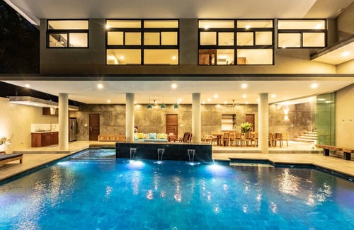 Nosara Villa | Elements 7 bedrooms luxury private villa. 5 min walk to playa Guiones Beach