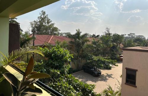 Gulu Apartment | Elena & Kimberly