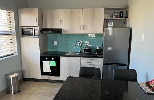 Moses Kotane House | Elephant House, 2 bedroom House, Next to Pilanesberg and Sun City