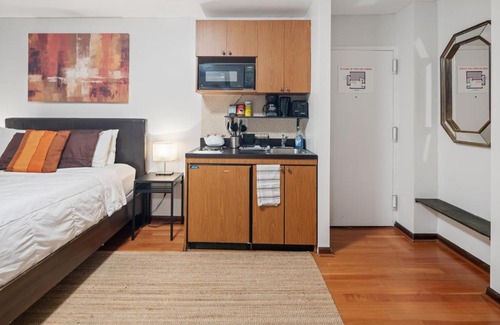 Midtown West Apartment | ELEVATE Apartments at Times Square