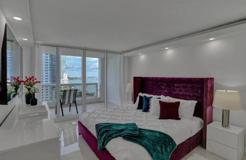 Downtown Miami Apartment | Elevate! Water and Park Views