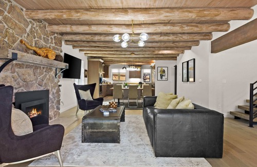 Broadmoor House | Elevated Escape - Mountain Luxury by Broadmoor+Zoo