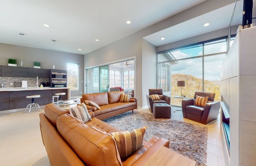 Andersonville House | Elevated lake-view escape w/free attraction tickets, movie room, & sun room
