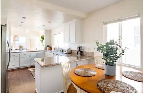 Middletown House | Elevated Mission Hills Oasis ~ Balconies ~ Views