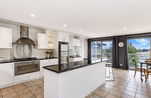Warrnambool House | Elevated waterfront home, featuring both river and ocean views.