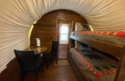 Bridgeport House | Elevated West Wagon Stay - Spacious Cozy and Charming