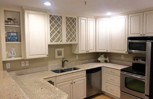 Tybee Island Condo | Elevator, Pets Welcome >5 min walk to Beach & Dining!