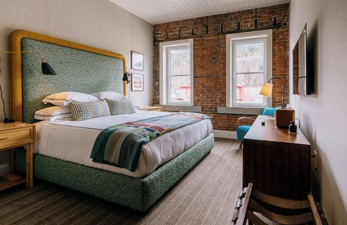 Revelstoke Hotel | Eleven Revelstoke Lodge