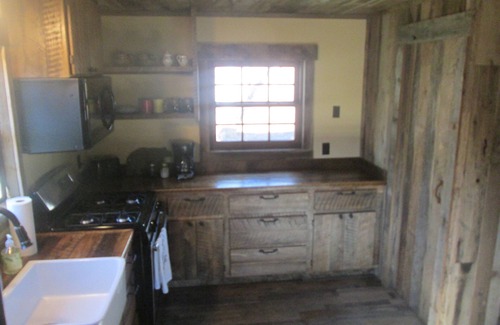 Weaverville Cabin | Eli Reeves Cabin at Hobbyknob Farm - Authentically restored 1820 Log Cabin