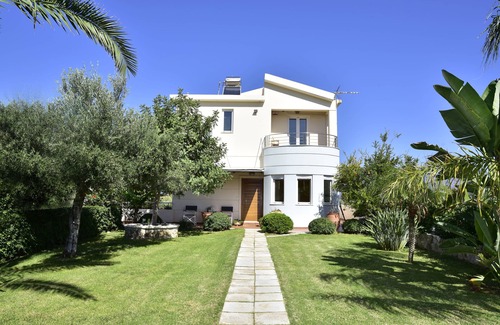Korfalonas Villa | Elia Seaside Villa, an amazing two-story house in Kissamos with a pool