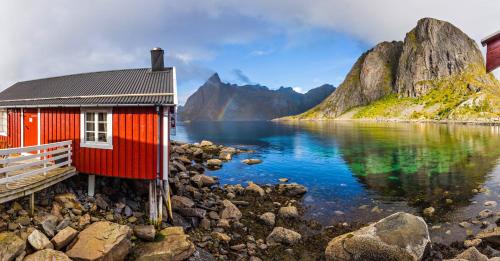 Hamnøya Resort | Eliassen Rorbuer