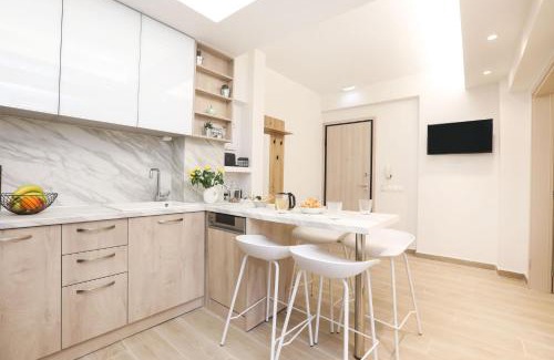 Corfu Town Apartment | Elisavet City Apartment with Veranda