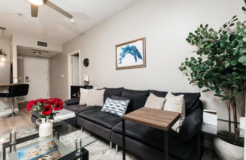 Miracle Mile Apartment | Elite 2BD in Miracle Mile