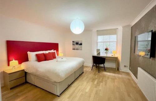 New Town Apartment | Elite 3 Bed New Town Apt with Private Walled Garden