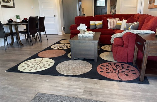 SeaTac Apartment | Elite Homes Water front Suit