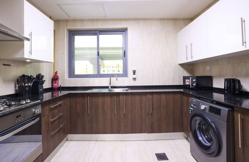 Discovery Gardens Apartment | Elite LUX Holiday Homes - Spacious 1 BR Near Metro Station in Al Furjan, Dubai