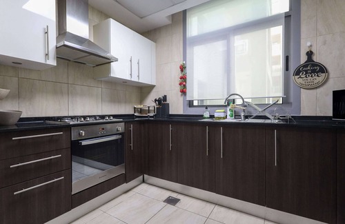 Discovery Gardens Apartment | Elite LUX Holiday Homes - Serene 1BR Apartment Near Metro, Al Furjan, Dubai