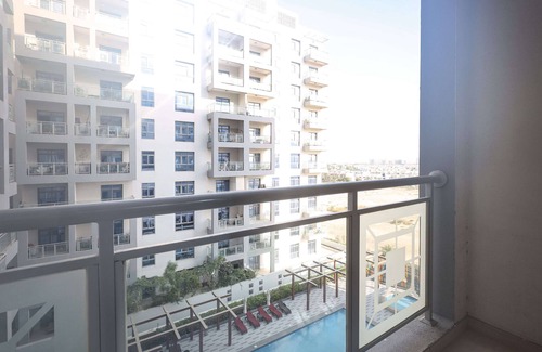 Discovery Gardens Apartment | Elite LUX Holiday Homes - Serene 1BR Apartment Near Metro, Al Furjan, Dubai