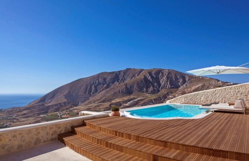 Santorini Villa | Elite Santorini Villa | 5 Bedroom Villa | Private Pool & Beautiful Sea Views |.