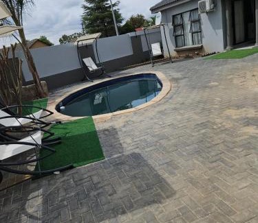 Mogwase Bed & Breakfast | Elitha Boutique Bed and Breakfast