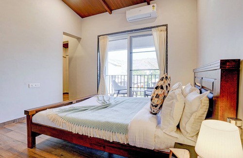 Kune Village Hotel | Elivaas Irene Jade 3BHK Pvt Pool Garden with Balconies