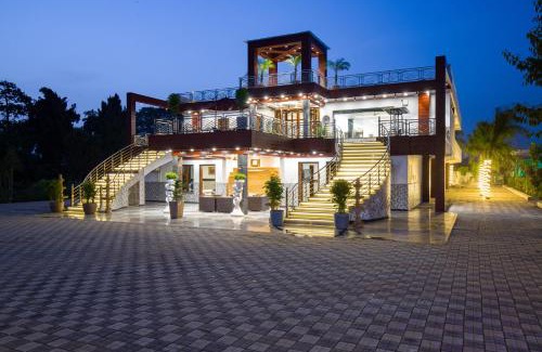 Faridabad Villa | ELIVAAS Ivory estate 5 BHK Farm with Pvt Pool, Gazebos & Lounge Area