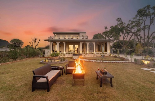 Jaipur District Villa | ELIVAAS Jamun Farm 2 BHK Villa with Pool