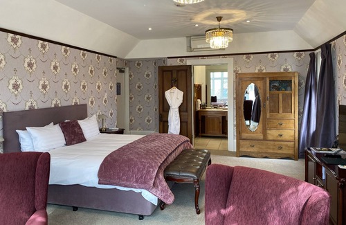 Christchurch City Centre Cabin | Eliza's Manor
