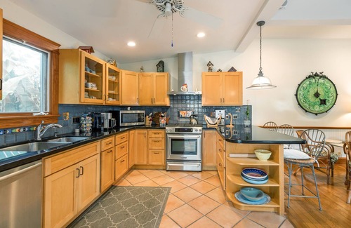 Midtown House | Eliza's Secret - Elegant Tropical Oasis with Private Pool & Guest House