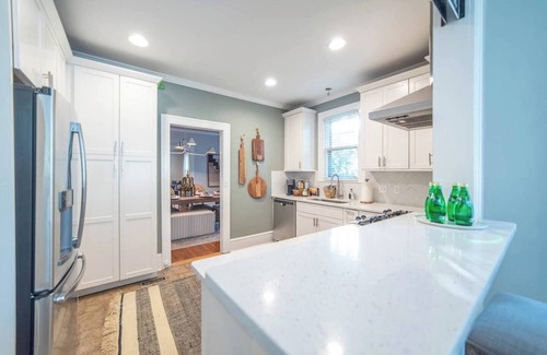 Chantilly House | Elizabeth Bungalow, Fenced Yard, Fireplaces, Grill