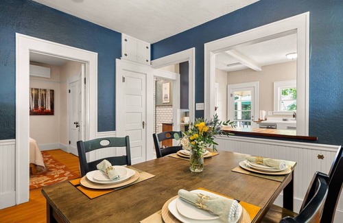 Springfield Apartment | Elizabeth Page House: Close to UO/Downtown Eugene