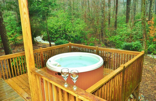 Maggie Valley Cabin | Elk Buck Gift Card, Creek, Hot Tub, Playground, Firepit Fireplace WiFi EZ-Access