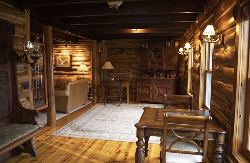 Rock Falls House | Elk Creek Lodge